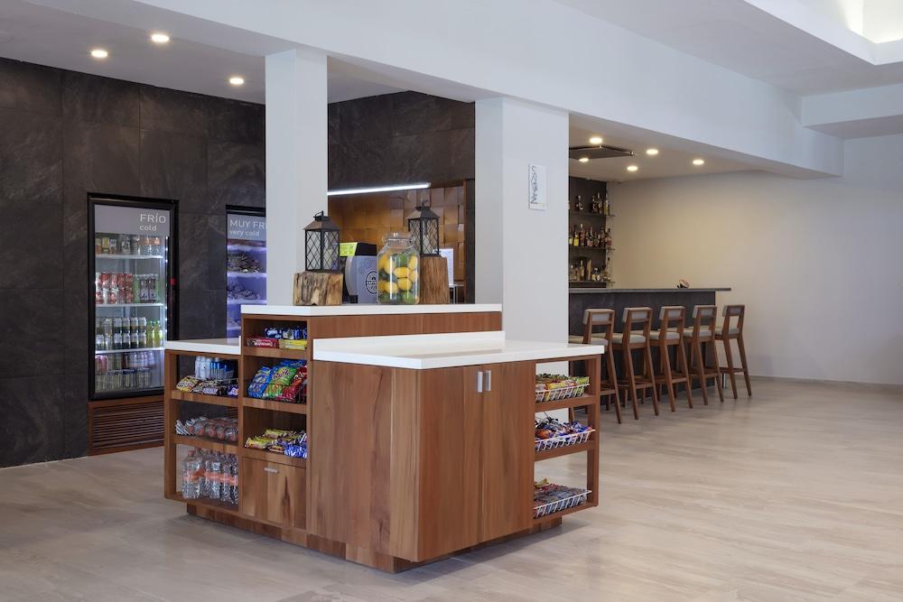 Krystal Urban Monterrey San Jeronimo Hotell Eksteriør bilde