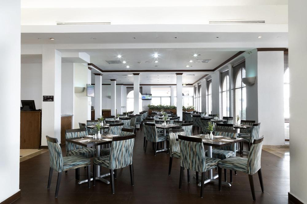 Krystal Urban Monterrey San Jeronimo Hotell Eksteriør bilde