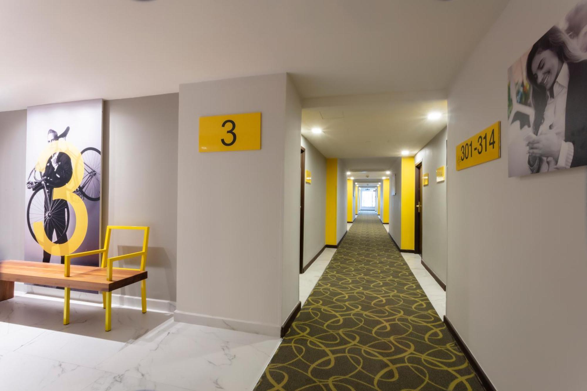 Krystal Urban Monterrey San Jeronimo Hotell Eksteriør bilde