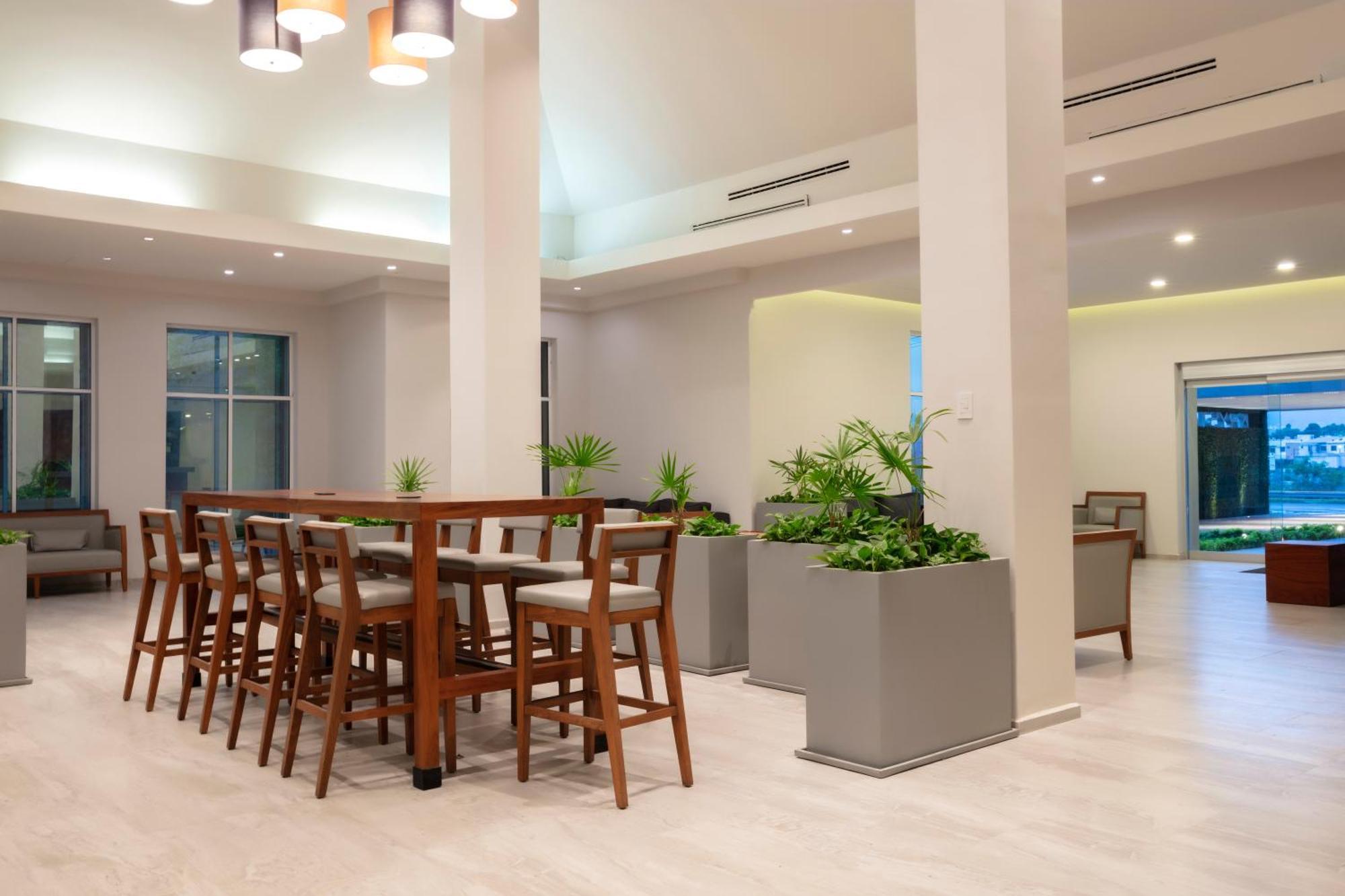 Krystal Urban Monterrey San Jeronimo Hotell Eksteriør bilde