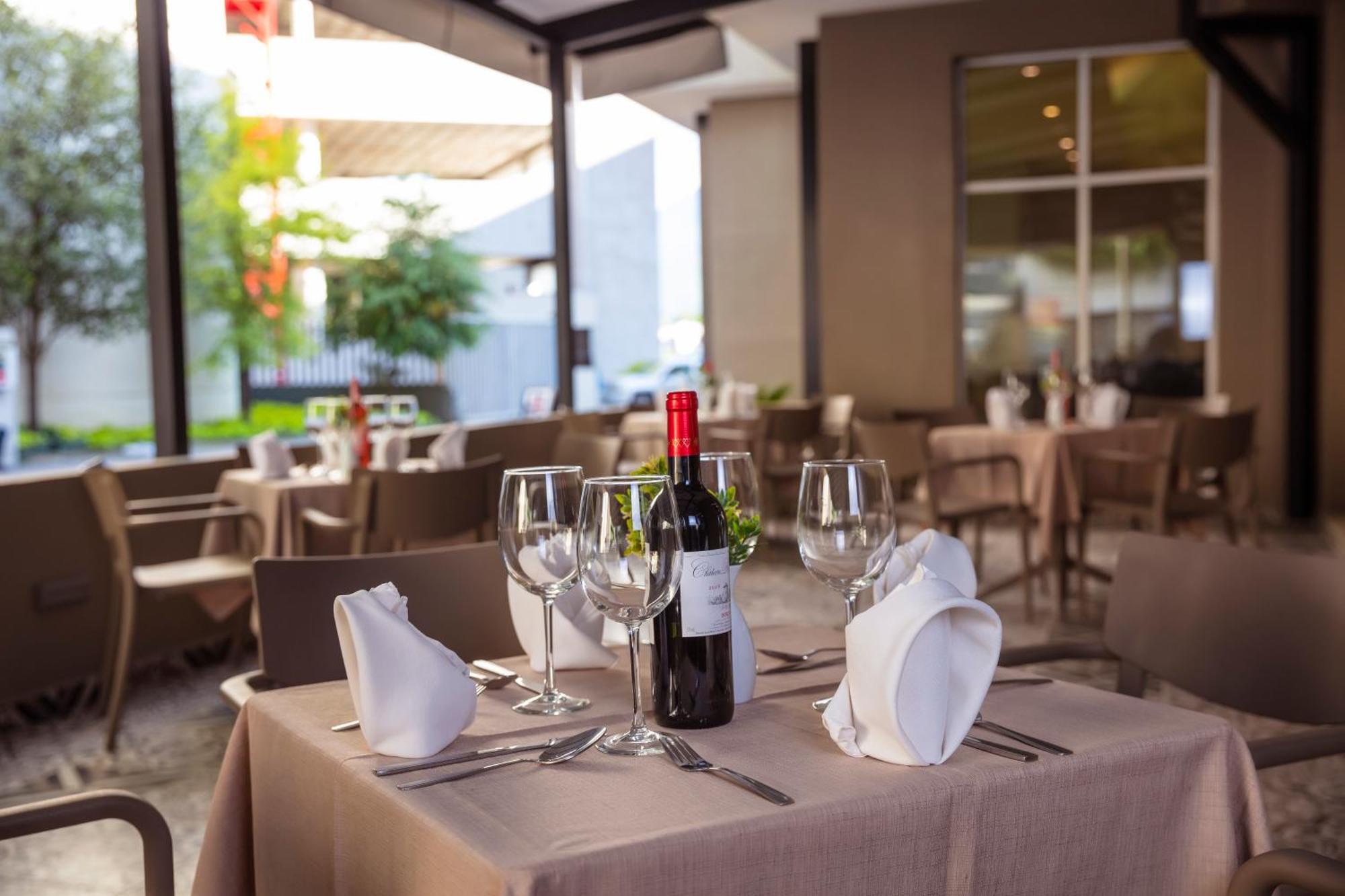Krystal Urban Monterrey San Jeronimo Hotell Eksteriør bilde