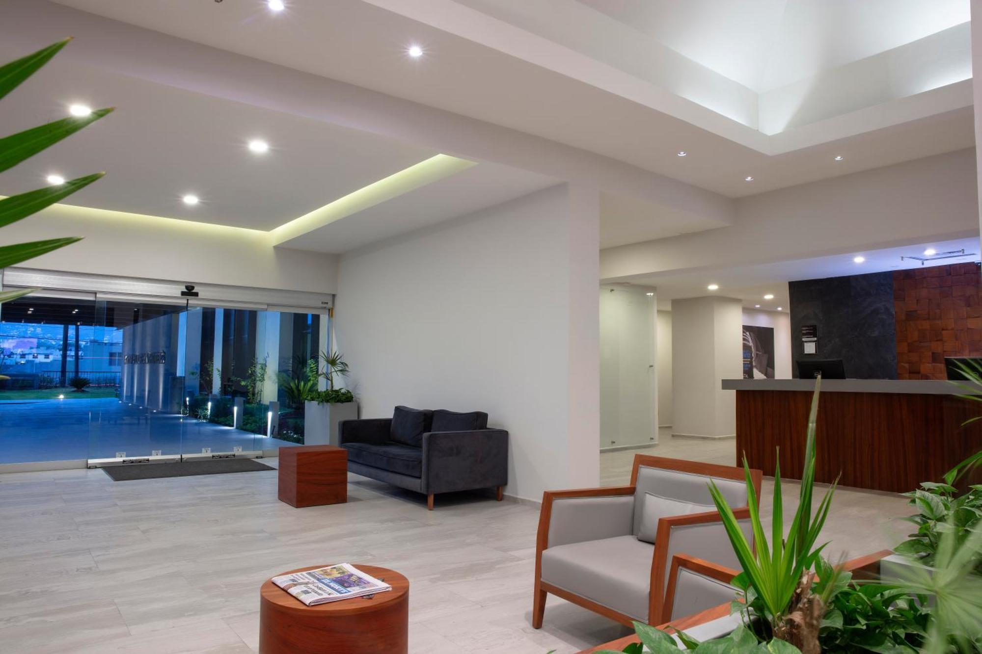 Krystal Urban Monterrey San Jeronimo Hotell Eksteriør bilde