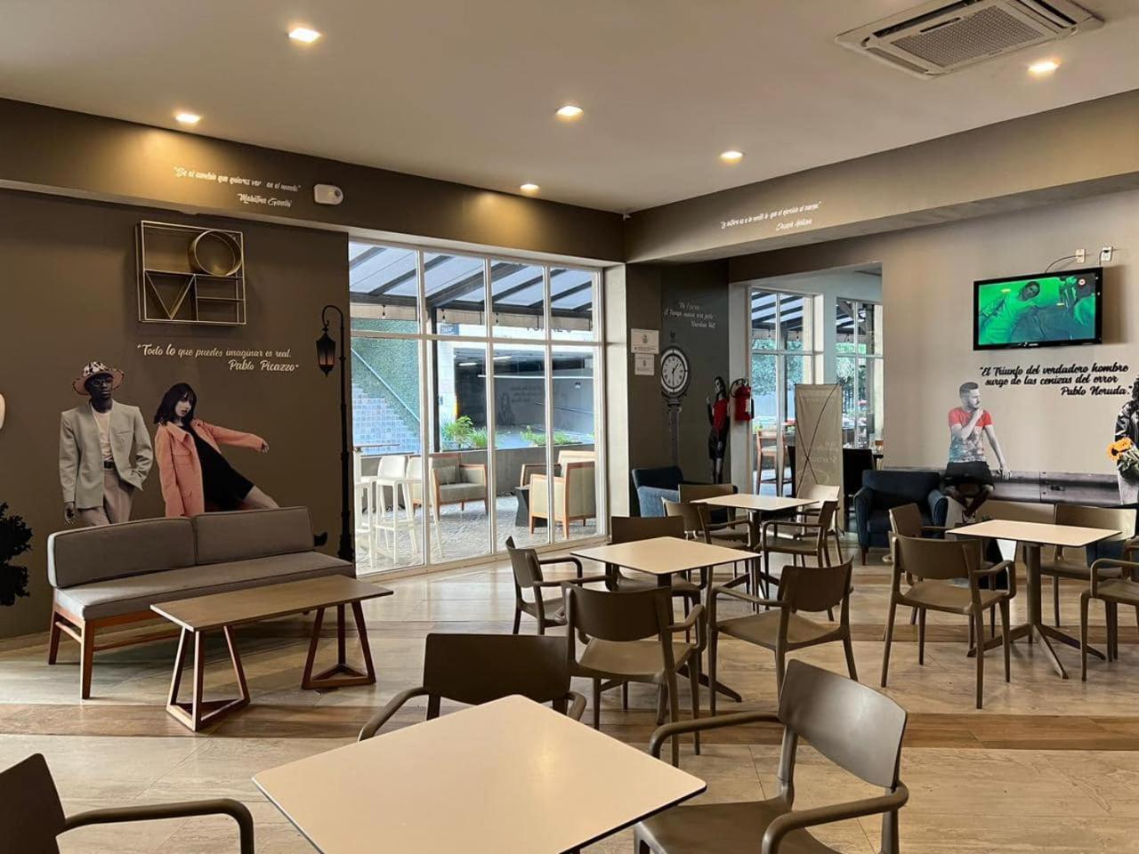 Krystal Urban Monterrey San Jeronimo Hotell Eksteriør bilde
