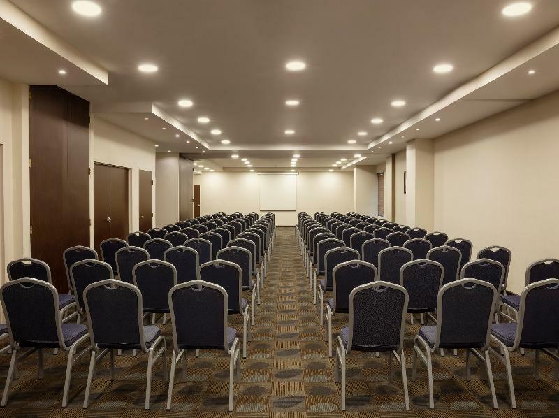 Krystal Urban Monterrey San Jeronimo Hotell Eksteriør bilde